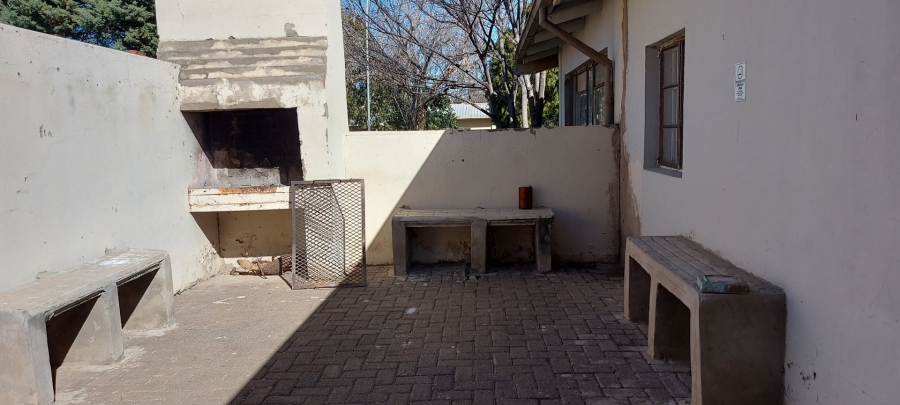 13 Bedroom Property for Sale in Brandwag Free State